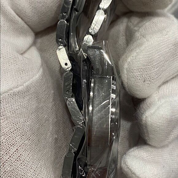 NIB Blue Burberry Watch - Picture 5 of 15